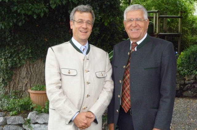 Der bisherige Präsident Dr. Peter Konrad (links) und sein Nachfolger Manfred Benkel